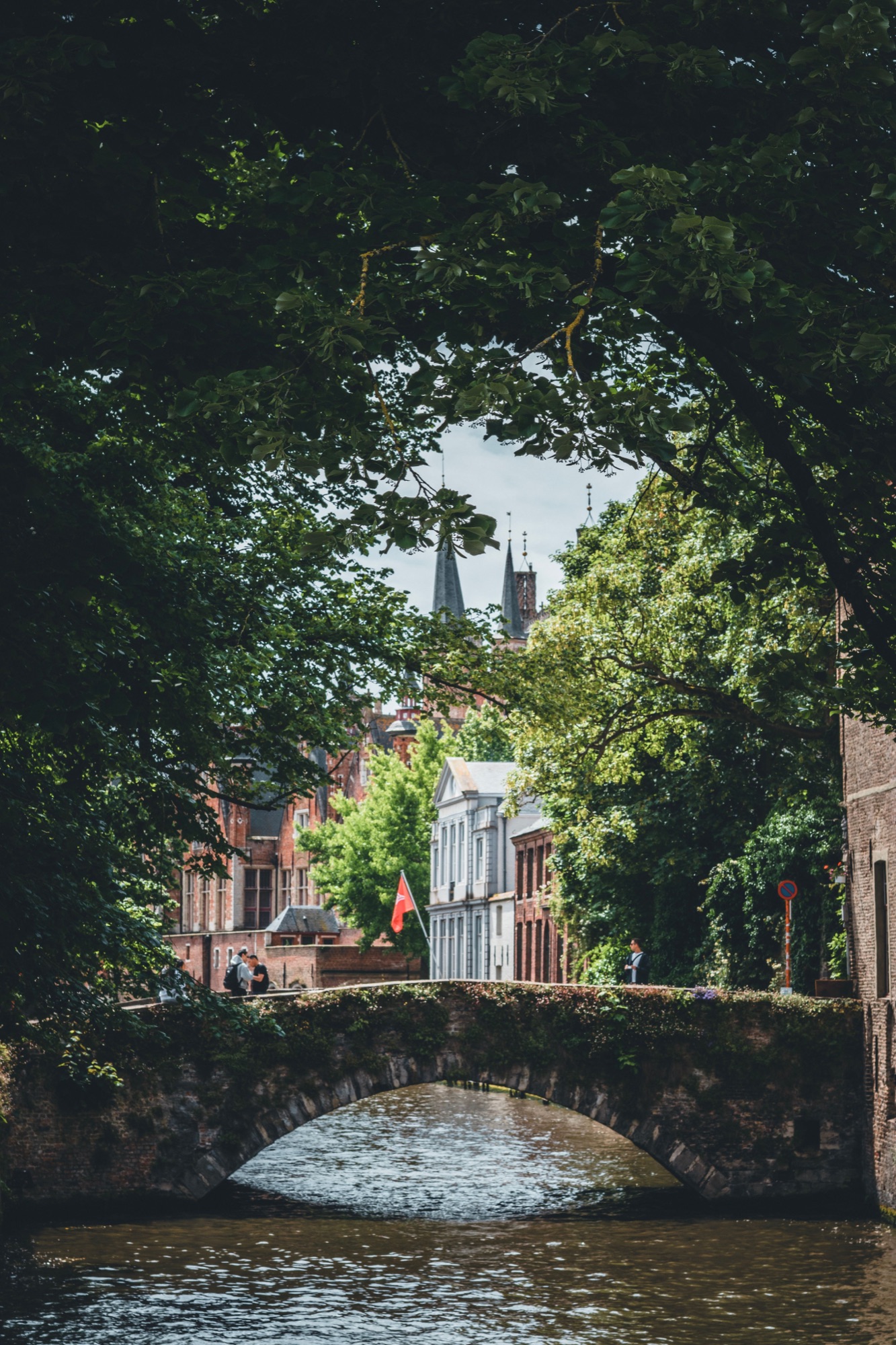 Stone bridge over a Brugge canal